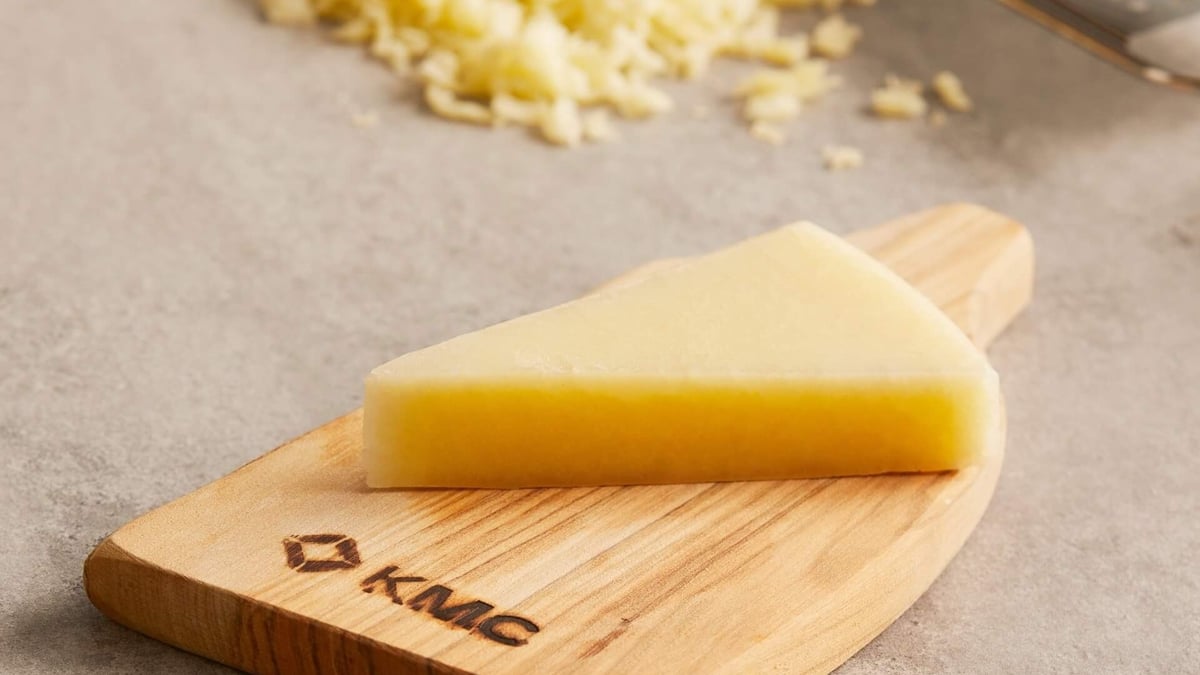 Image of a hard cheese on a breadboard